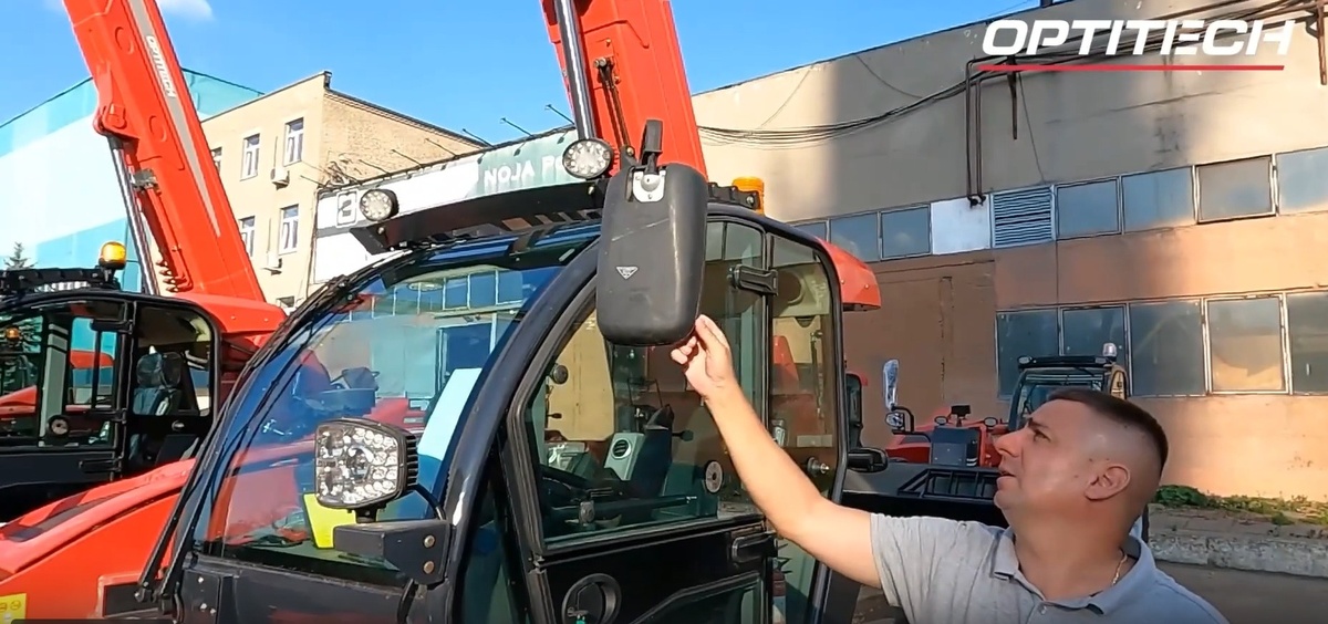 Зеркало заднего вида на старой модели во время двихения вибрировало