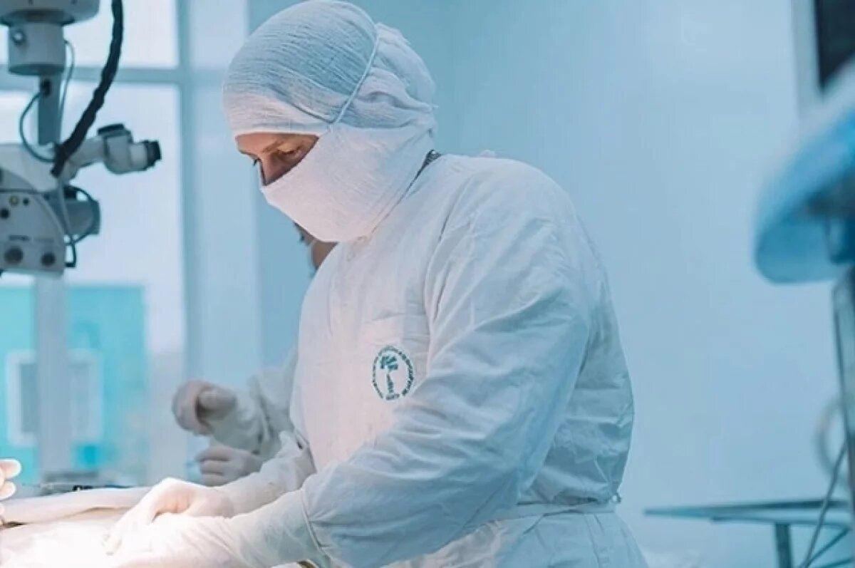    Хирурги срочно провели подростку сложную операцию.