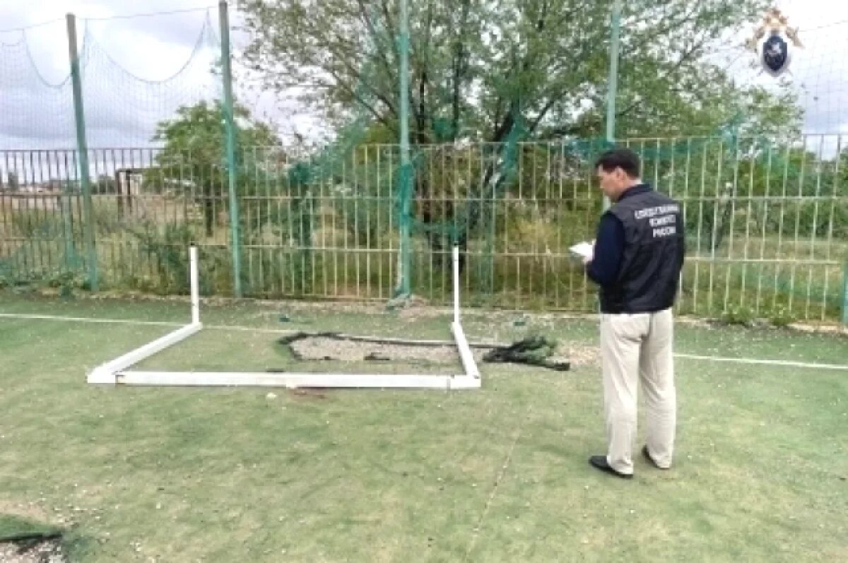    Искалеченный футбольными воротами школьник остается в больнице Волгограда