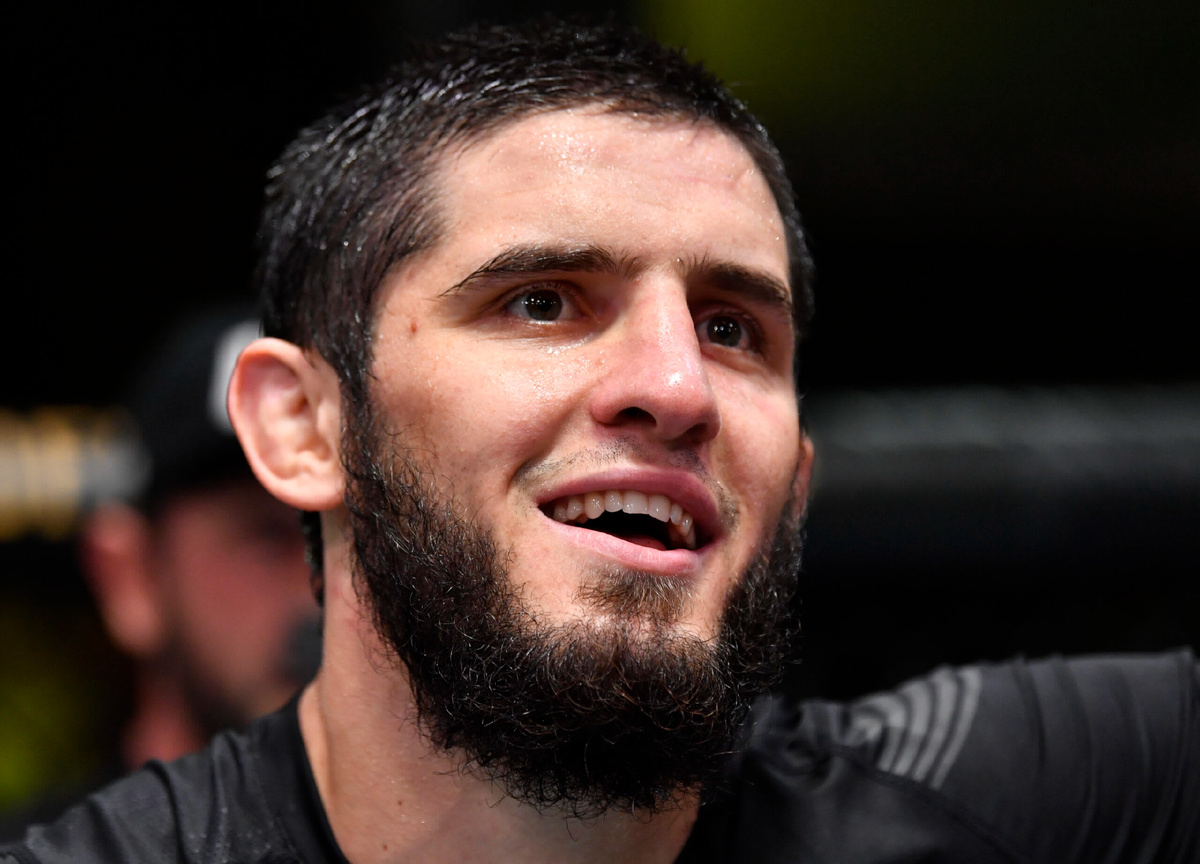 Ислам Махачев