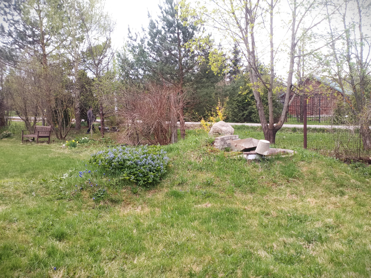 Горушка с лицевой стороны...