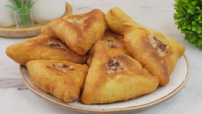 Как приготовить мясную начинку для беляшей так, чтобы была сочной