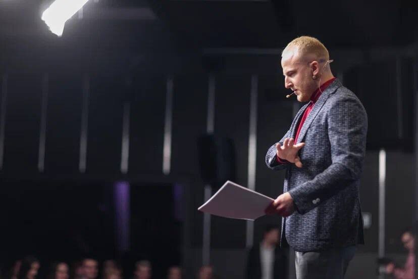 Дмитрий Меркулов - спикер и основатель Школы Великих книг