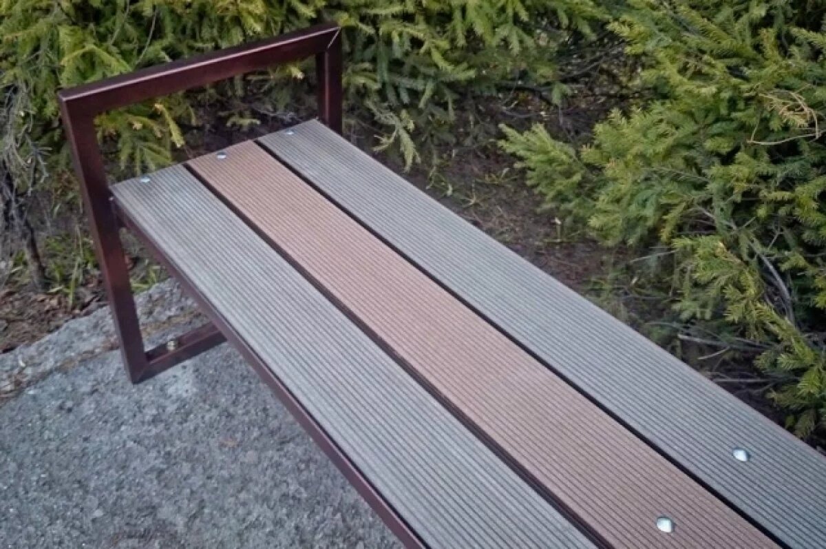    Мать оставила новорождённого мальчика умирать на скамейке