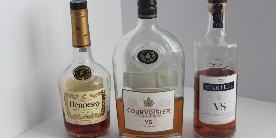 3 коньяка VS: Hennessy, Martell, Courvoisier – какой выбрать? Сравнение, которое вас удивит!