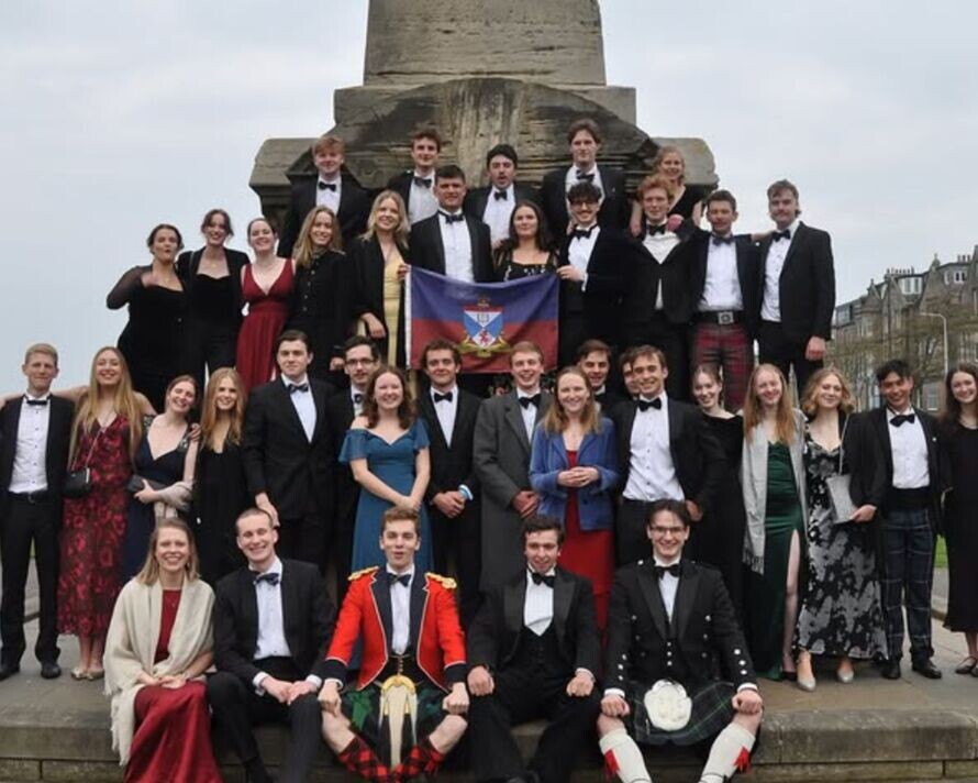 Фото standrewsuotc/Instagram*