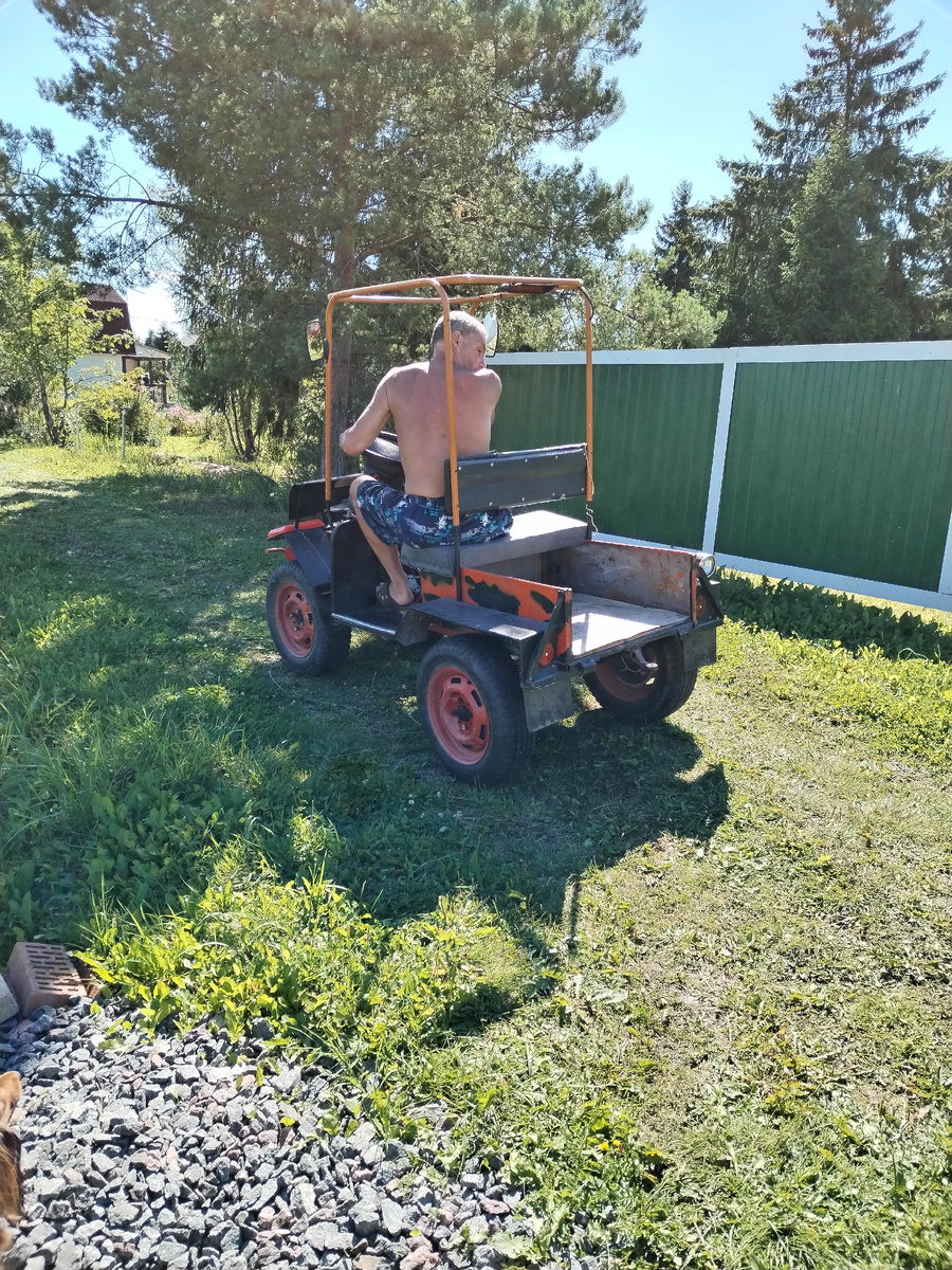 Сосед собрал себе тягач :)