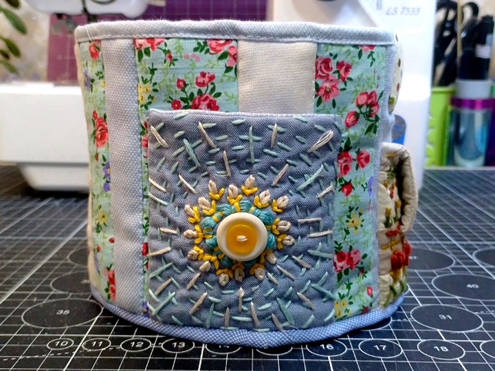 Ах да, в вышивке буду активно применять, мною обожаемые, пуговицы (почти везде😊) 