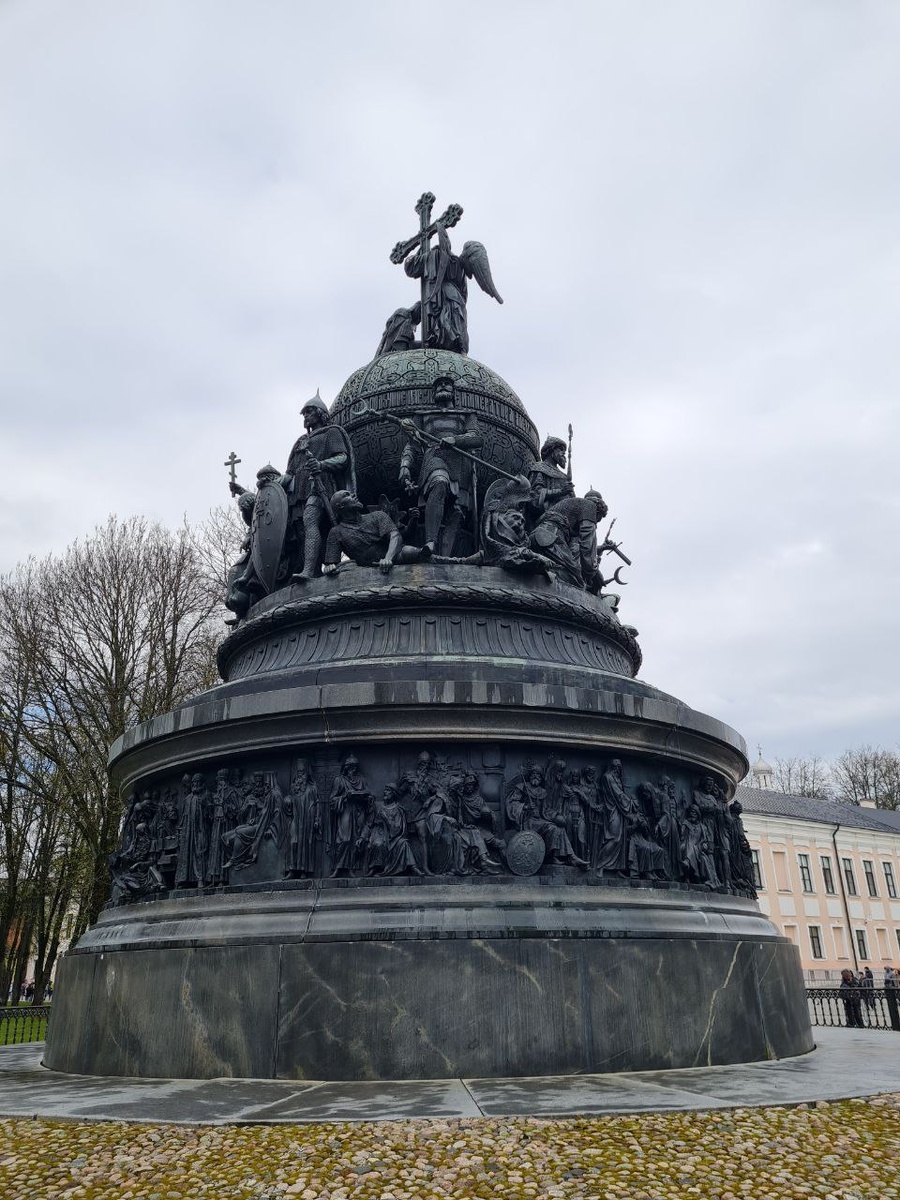 Памятник Тысячелетию России в Новгородском Кремле