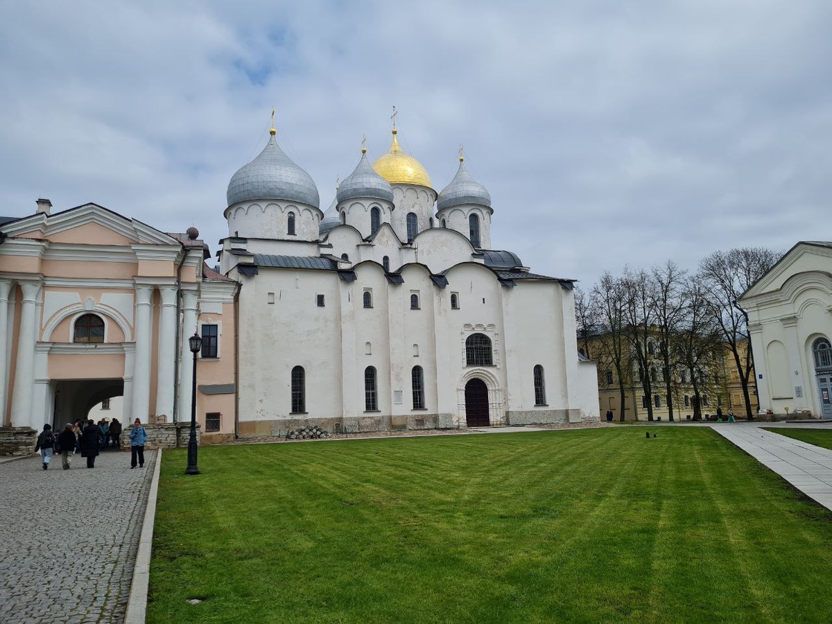 Софийский собор в Великом Новгороде вид снаружи