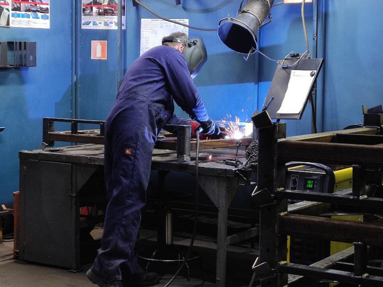     Молодые сварщики активно ищут работу. Фото: «МК в Питере»