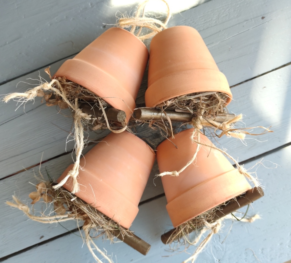 Домики для уховерток из глиняного горшка.