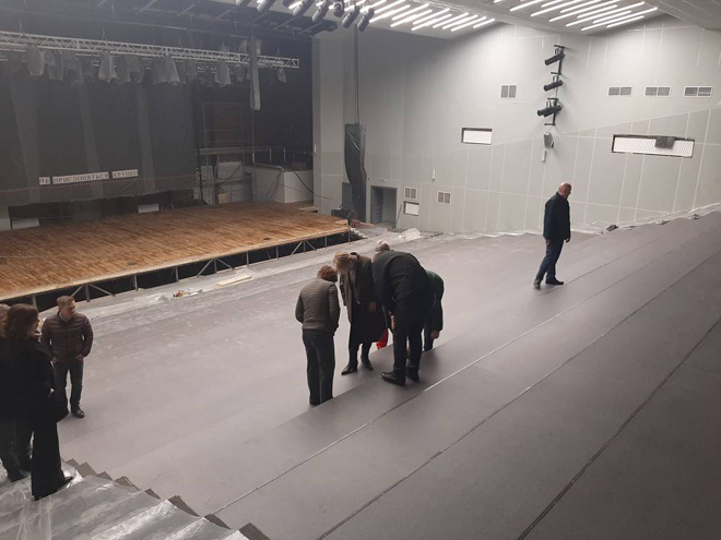 Зрительный зал «Мечты» практически готов к установке кресел. Кресла уже привезены