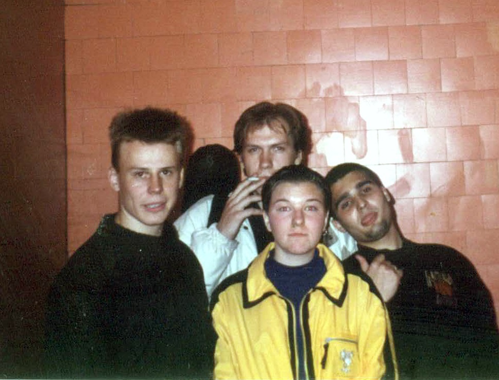 В стенах клуба "Гора" на переднем пдане - Павел Перец и Света Невестина