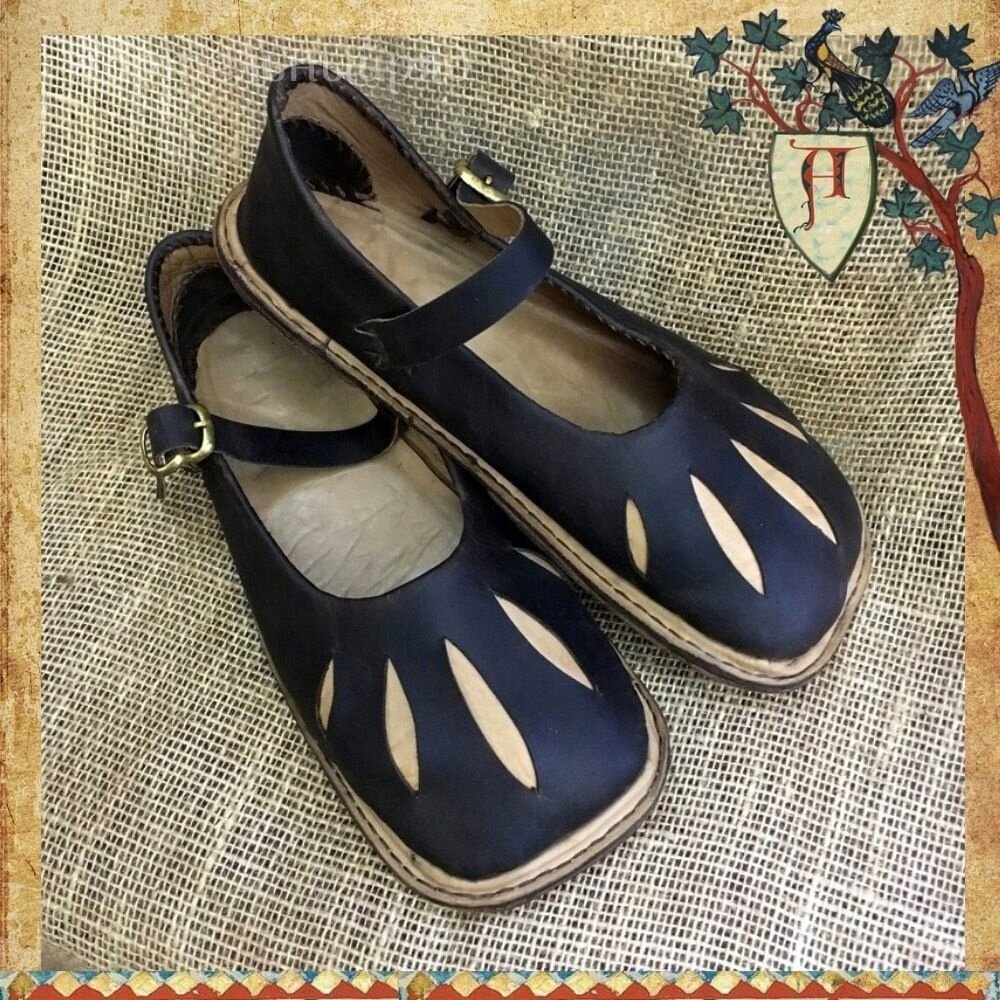 Реплика обуви ландскнехтов из ассортимента магазина Артельный Ряд