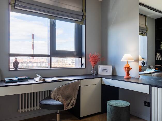 Вот этот уголок стал местом для творчества 