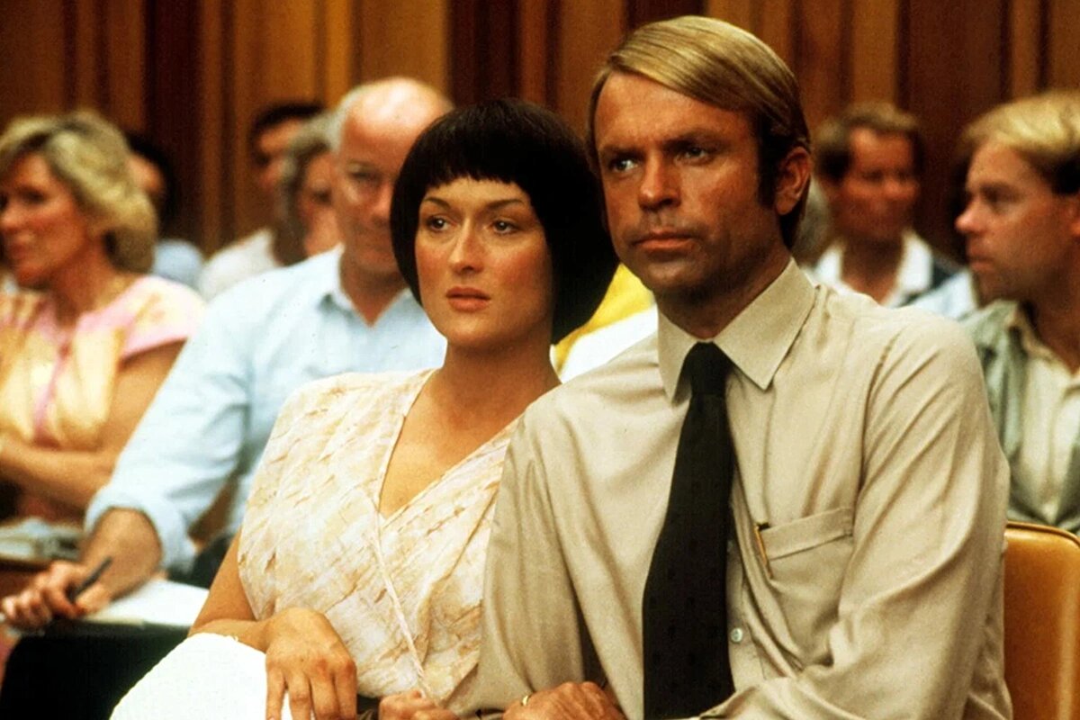 За роль Линди Чемберлен (главной героини) в этом фильме Мерил Стрип была номинирована на Оскар и получила Золотую ветвь Каннского фестиваля