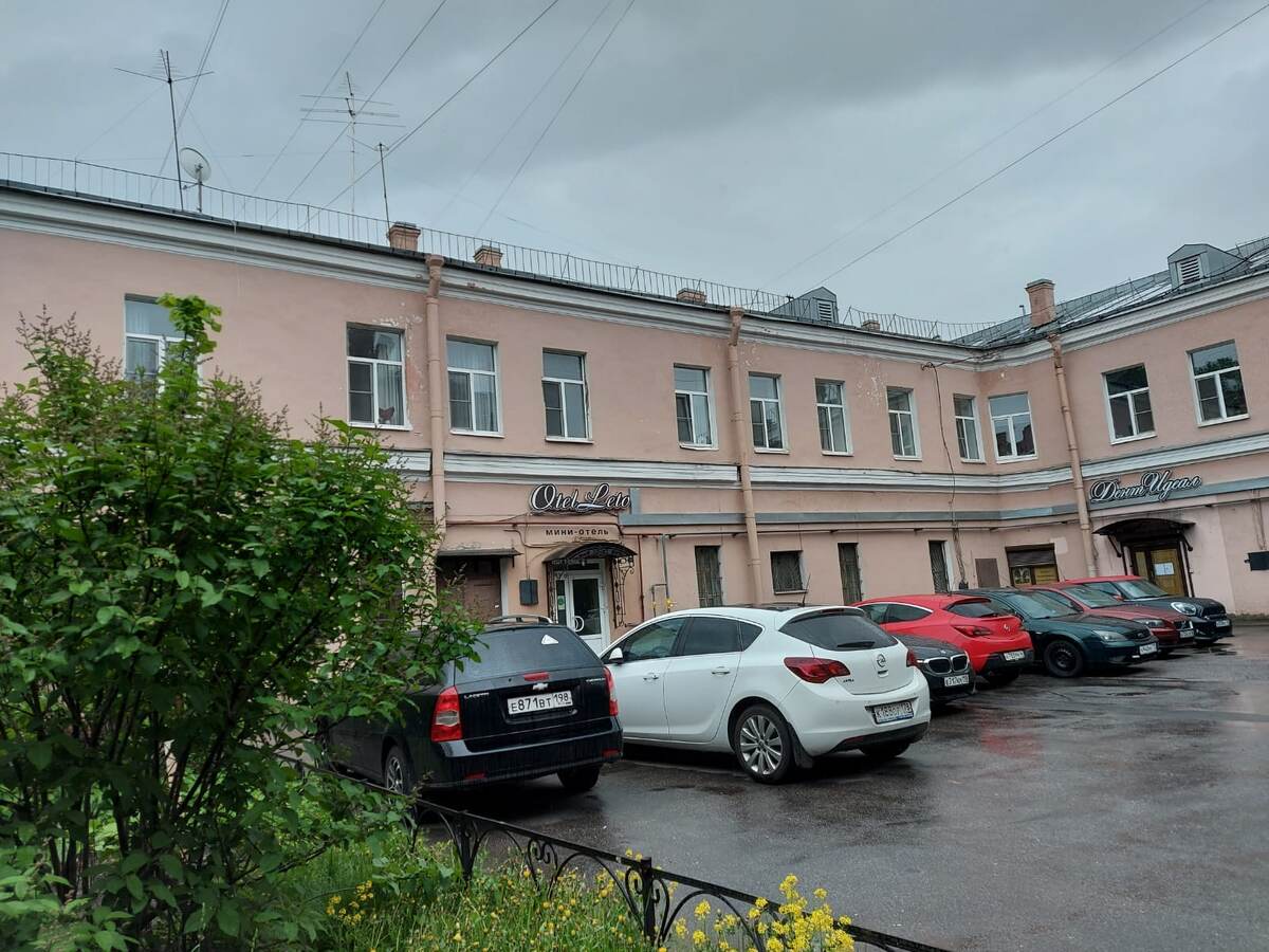 Студия рядом с метро "Пушкинская".