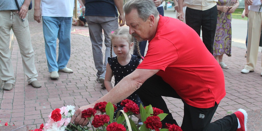 ДРУЗЬЯ, МЫ "ДЕТСТВО" ПОТЕРЯЛИ... СК