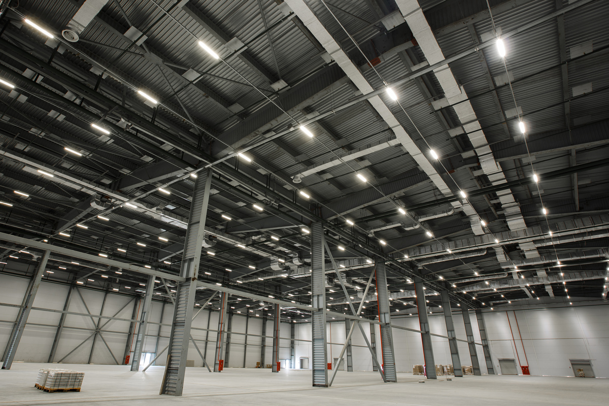 Пример: Освещение склада «OZON FARM»