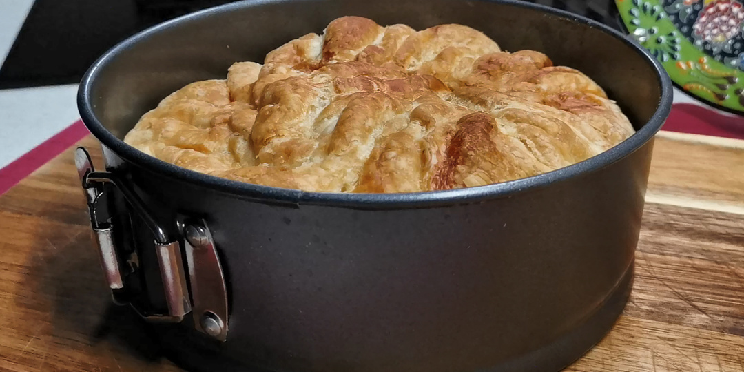 Вкуснее и проще, чем этот пирог с картошкой, никогда еще не готовил. Всего 5 минут, завернул и в духовку
