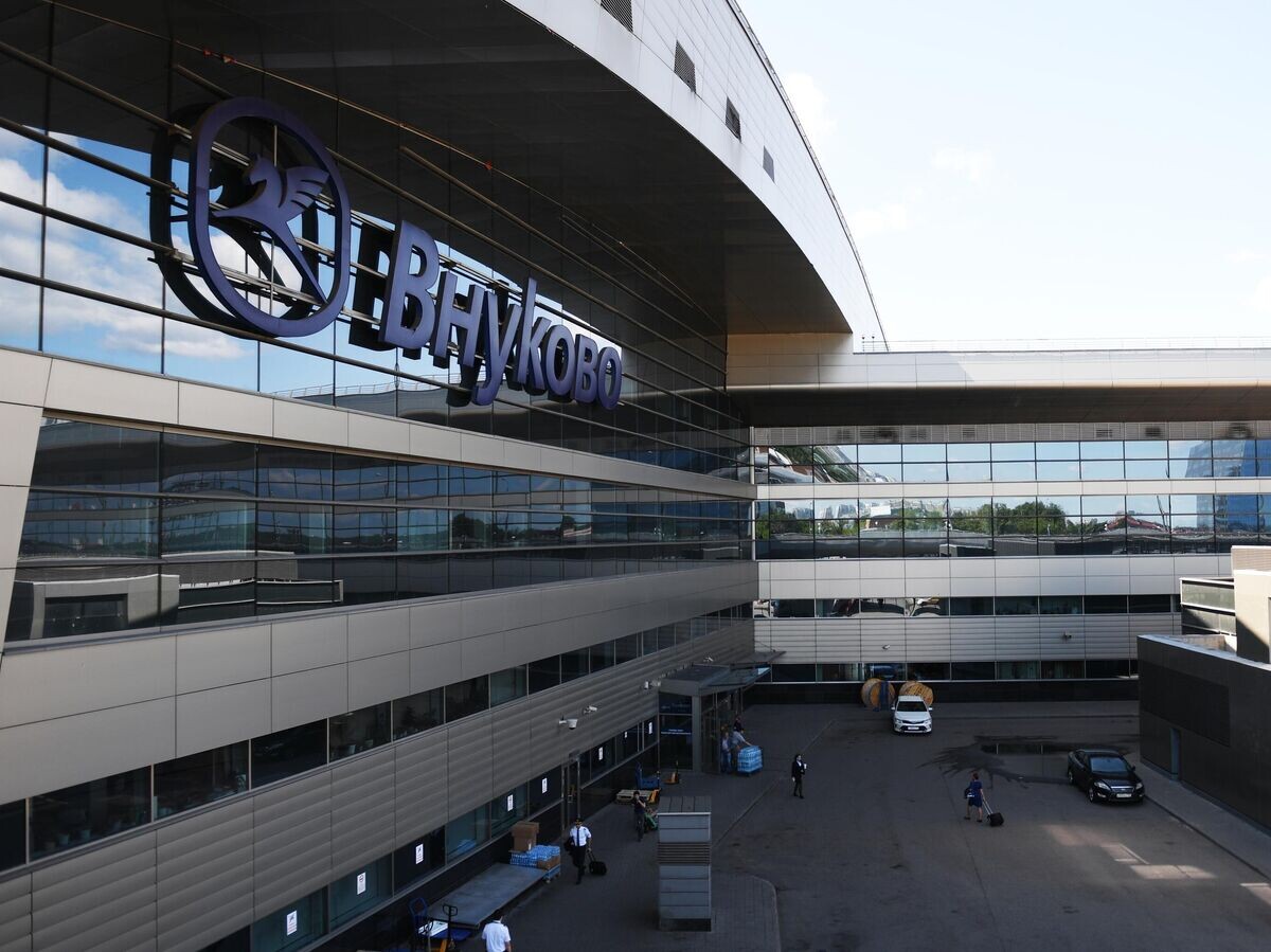    Здание аэропорта Внуково имени А. Н. Туполева© РИА Новости / Григорий Сысоев