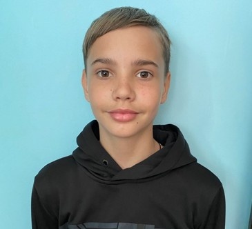 За год потерял обоих родителей: 12-летнему Арсению ищут опекунов в Волгограде