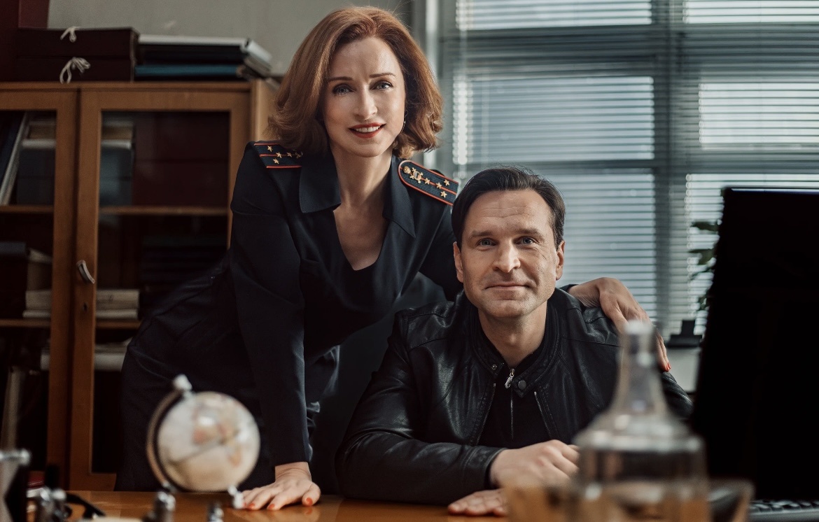 Екатерина Стулова и Виктор Добронравов. Кадр из сериала «Инспектор Гаврилов».