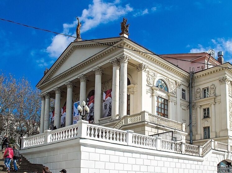 Севастопольский академический русский драматический театр имени А. В. Луначарского. Фото: InTrif/wikimedia.org