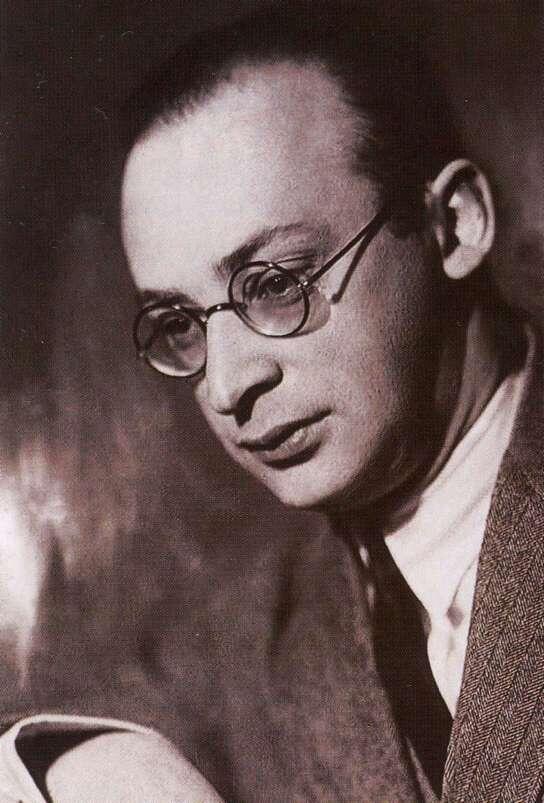 Архитектор Моисей Гинзбург ( 1892-1946)