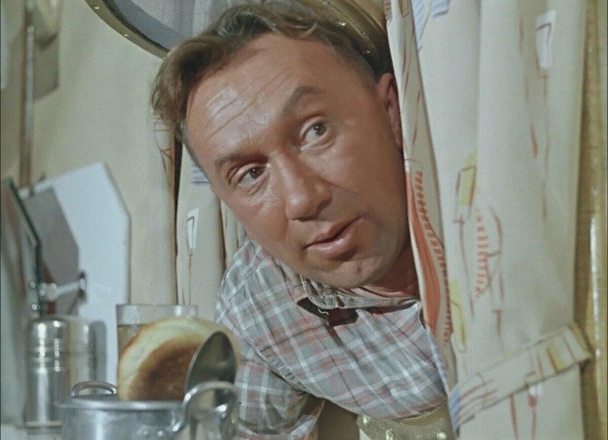 Алексей Смирнов. Кадр из к/ф "Полосатый рейс"