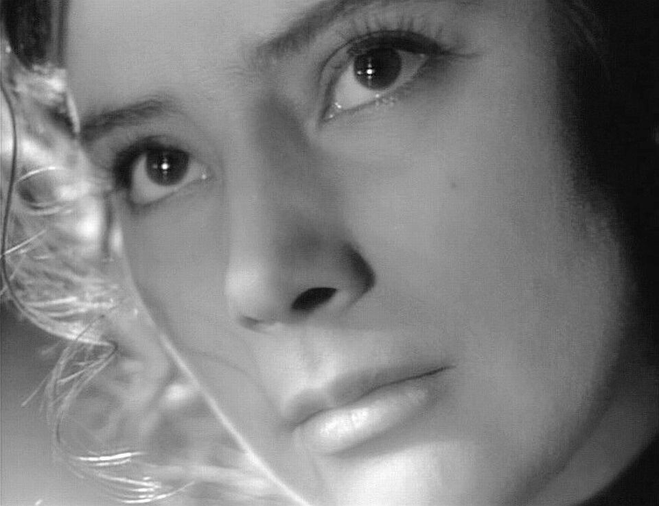 Татьяна Самойлова. Кадр из к/ф "Летят журавли"