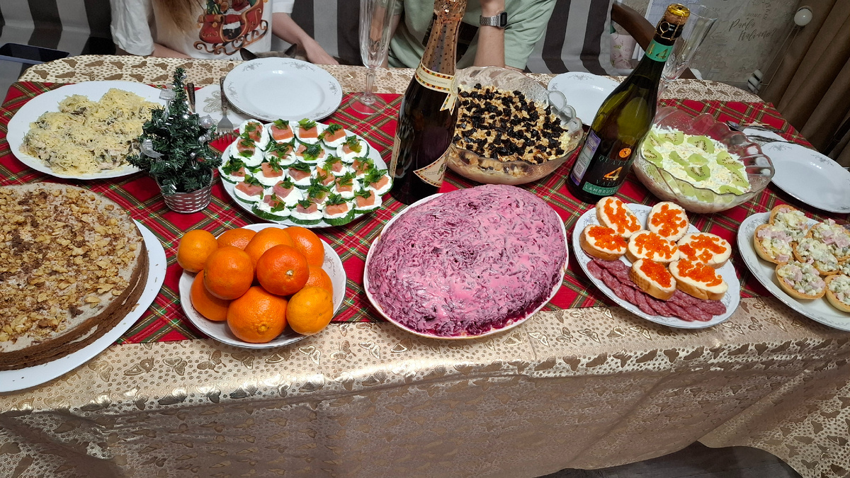 Наш новогодний стол 2025