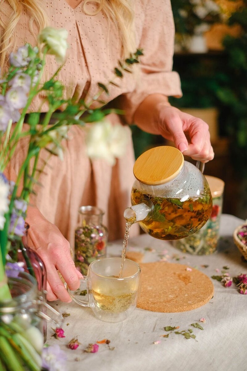 «Травяные чаи — они не только выводят лишнюю воду, но и стимулируют обмен веществ» - Алсу Копылова