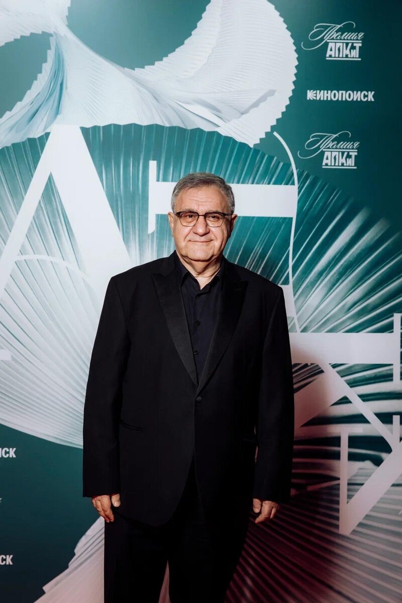 Александр Акопов