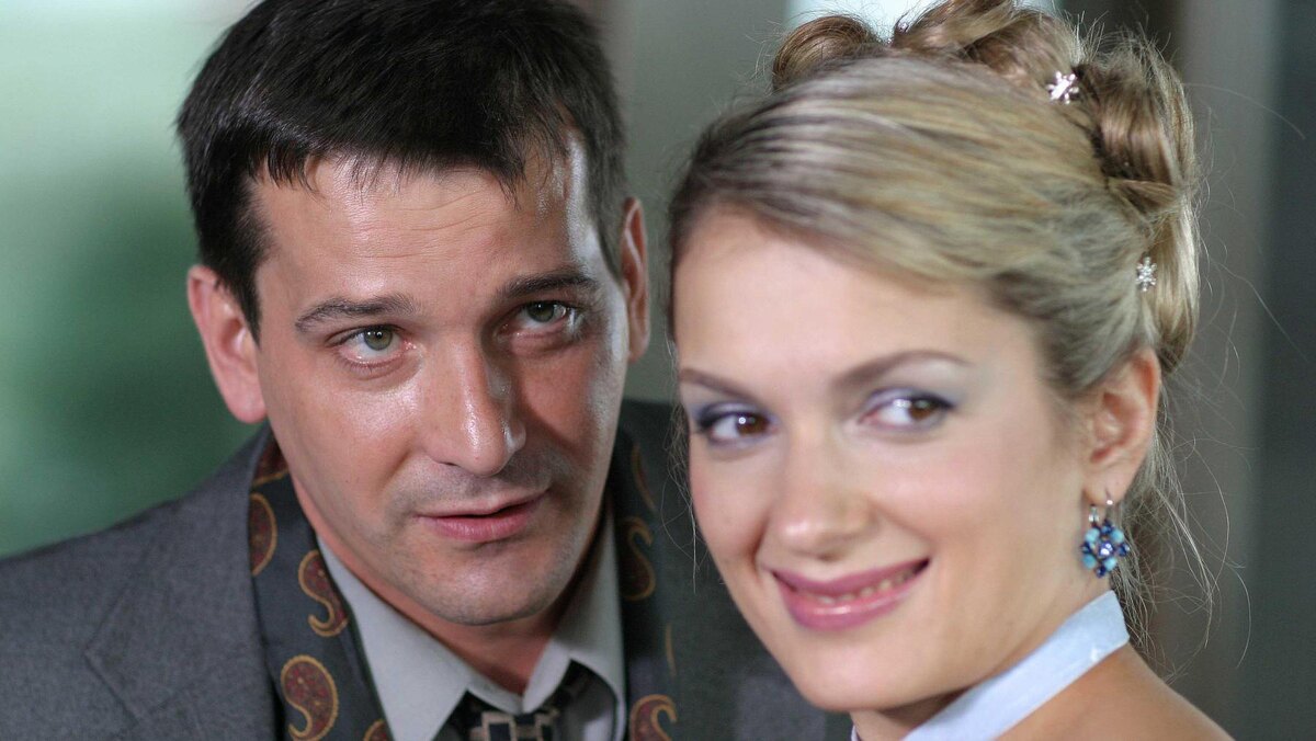 кадр из сериала «Всегда говори "всегда"» (2003)/ Фото: kino-teatr.ru