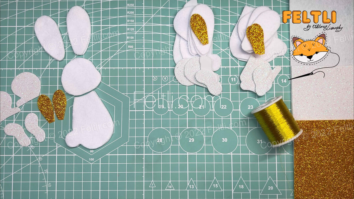 Шаг 1. Вырезаем все элементы выкройки. О способах вырезания выкроек из фетра можно ознакомиться здесь. Все элементы выкройки, которые мы вырезаем из глиттерного фоамирана не забудьте зеркально отразить.