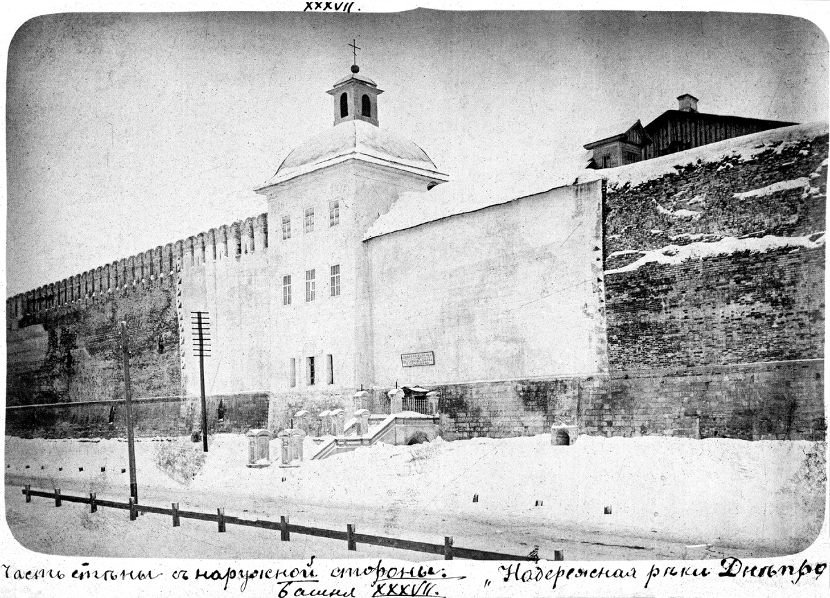 Церковь Тихона Задонского на месте взорванной французами Пятникой башни. 1903 год.