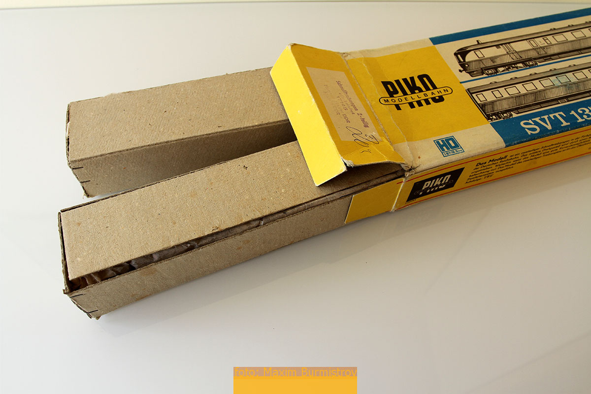 В пухлой коробке сразу две внутри.