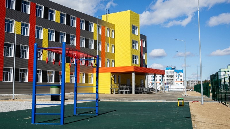    Школа в посёлке Белый Яр готова на 90%