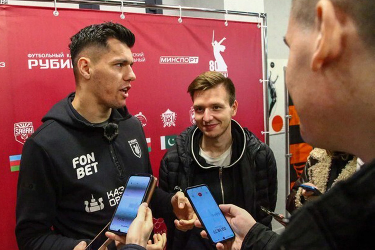    Мирлинд Даку: «То, что здесь происходит, впечатляет. Это очень хорошая возможность детям проявить себя, и они с раннего возраста будут учиться справляться с давлением».   
Фото:  rubin-kazan.ru