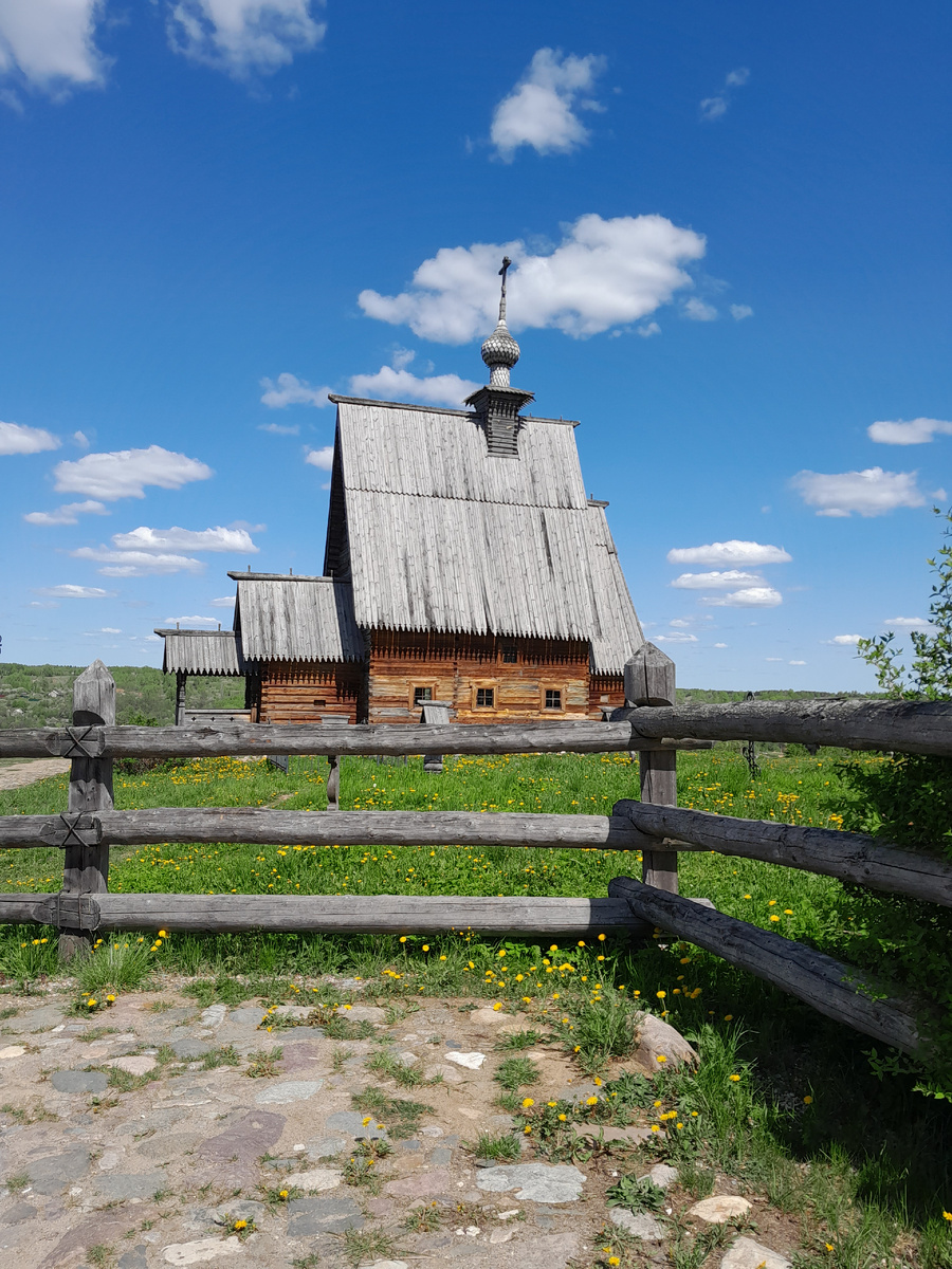 Деревянная церковь Воскресения Христова в Плёсе