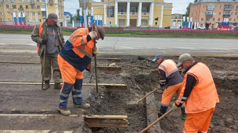     Обновление трамвайных путей на площади Октября barnaul_org