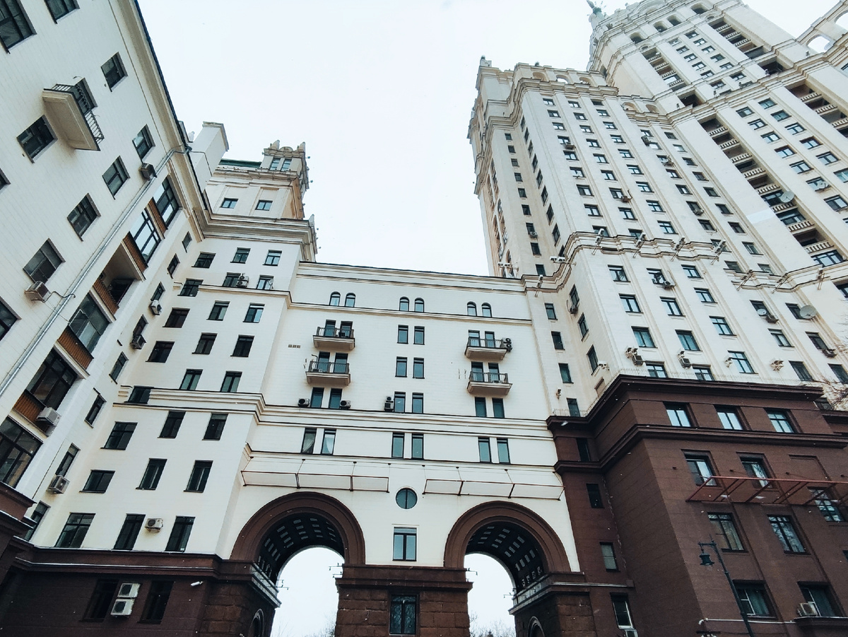 Высотка на Котельнической набережной