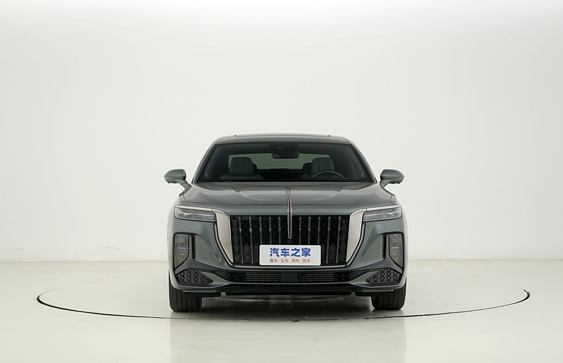 Передняя часть обновленный Hongqi H9