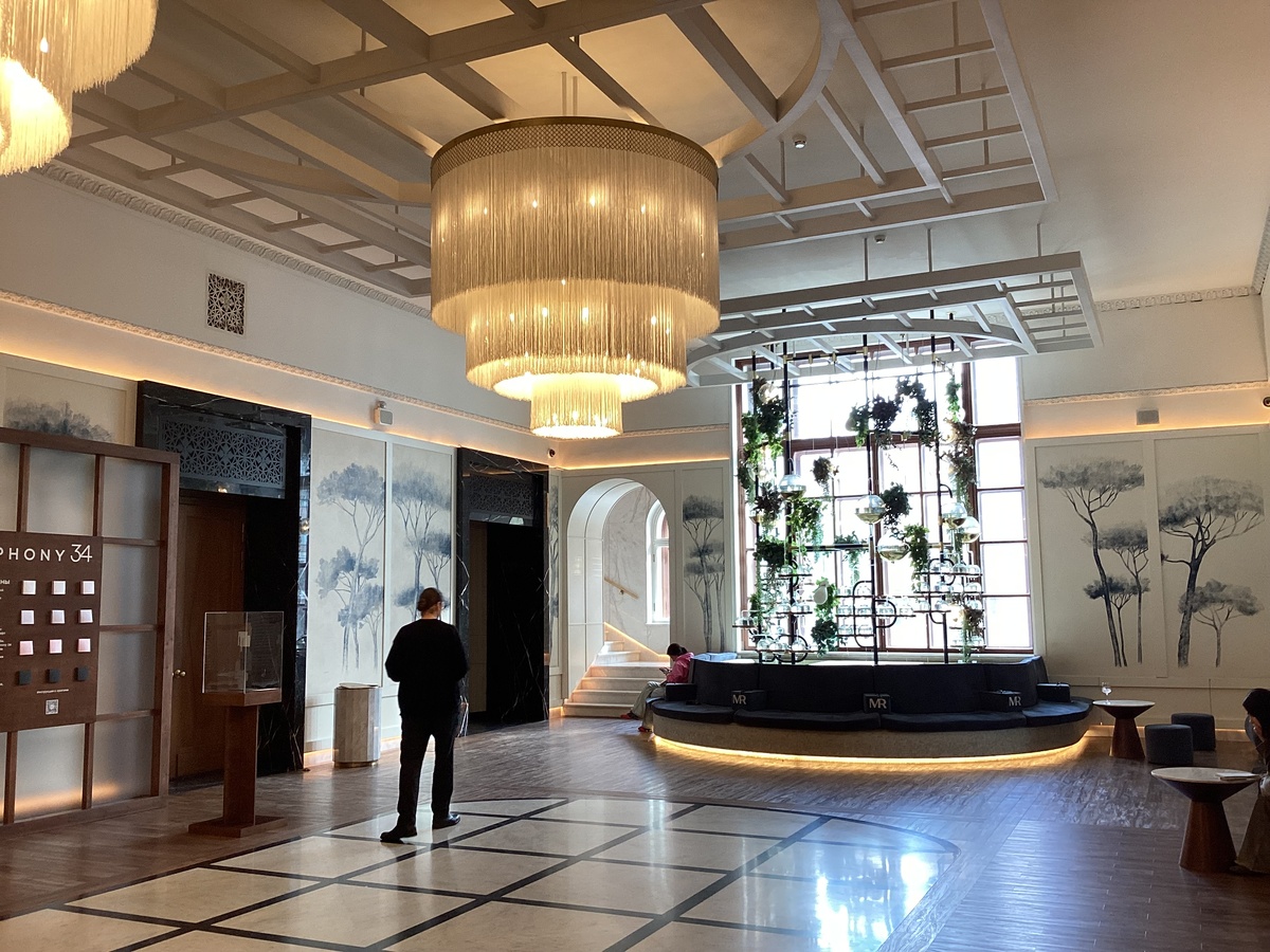 Фойе первого этажа