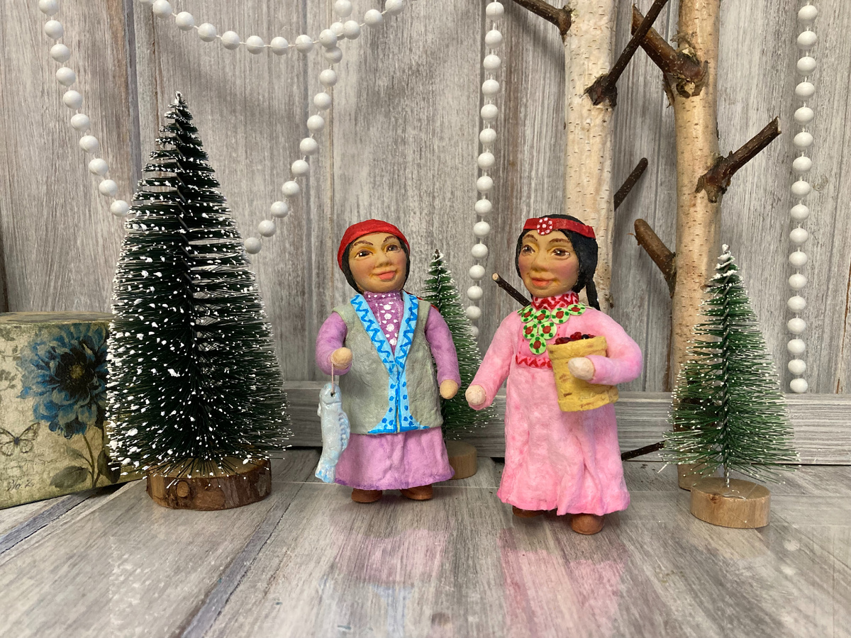 Женские фигурки из коллекции "Легенды Горной Шории", высота до 12 см. Фото автора.