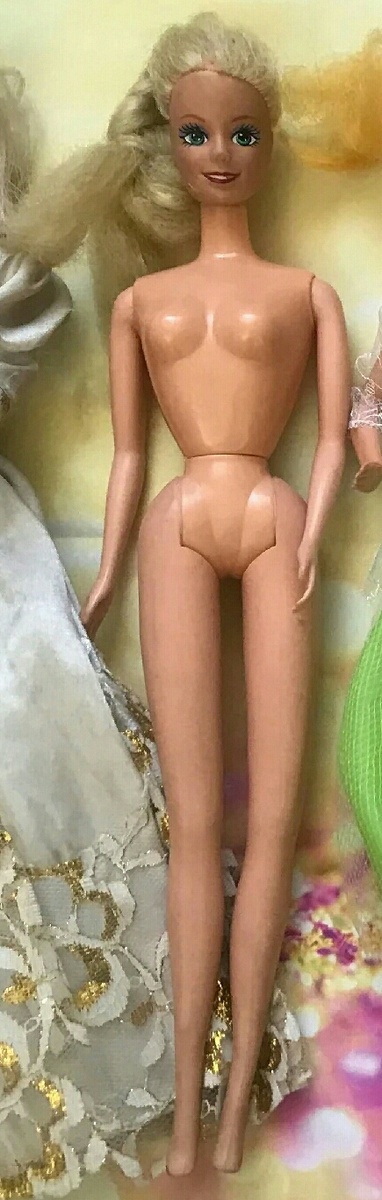 фото из интернета другой куклы как моя,волосы были примерно в таком состояние