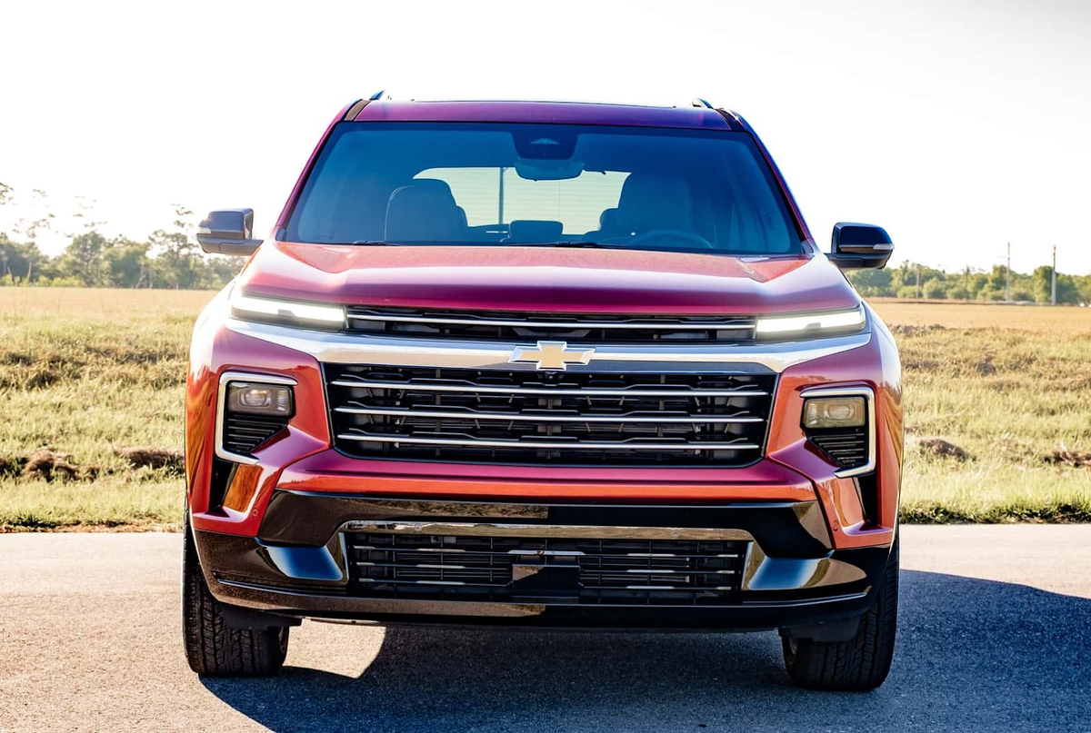 Лицевая часть Traverse 2025