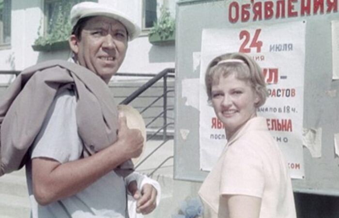 Юрий Никулин и Нина Гребешкова в фильме "Бриллиантовая рука"